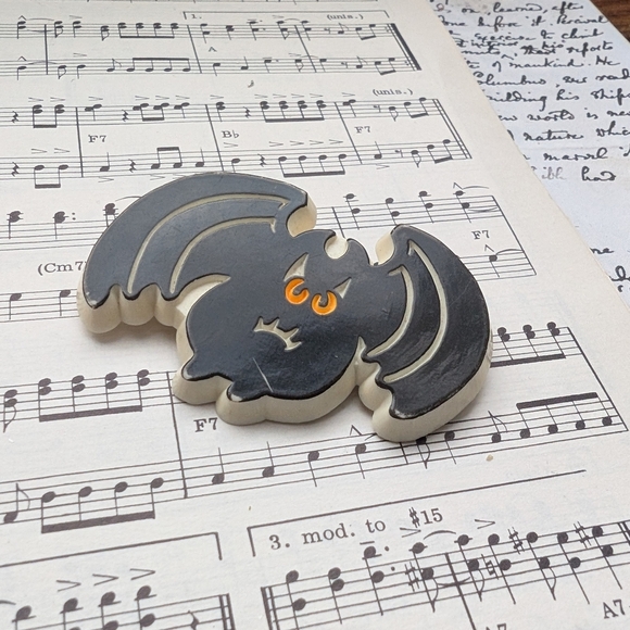 Black Bat Brooch with Orange Eyes - Picture 2 of 6